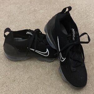 Nike Air VaporMax Women’s 2021 Flyknit - Black and White Speckled - Size 8.5
